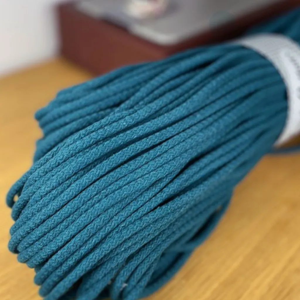 [SC-008] NAAIKOORD - PÉTROLE